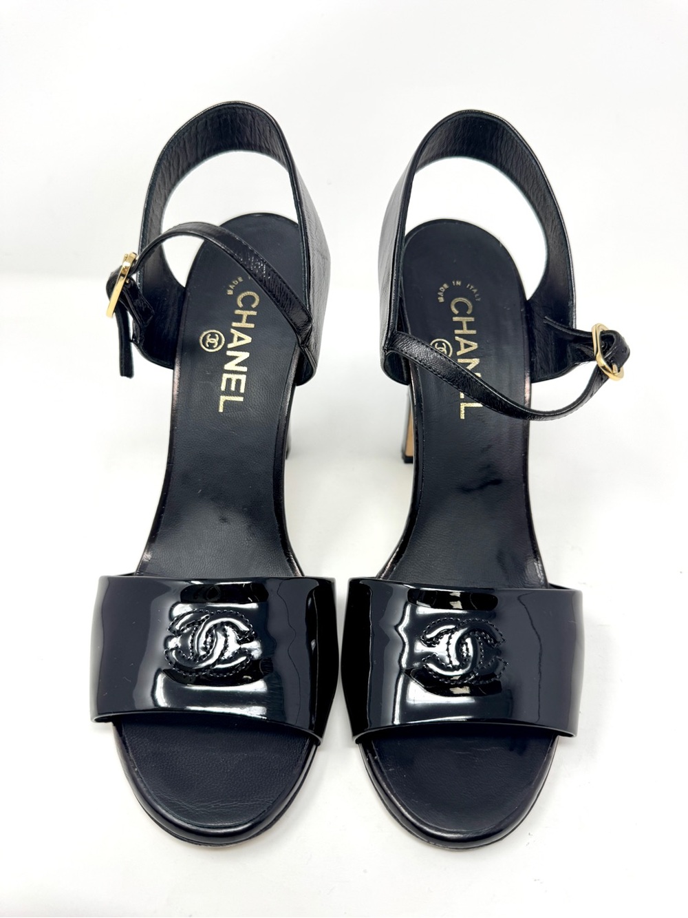 CHANEL Black Patent Leather Slingback Sandals with CC Logo